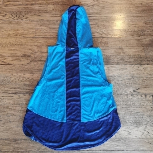 Under Armour Blue Hooded Tank Mesh Details Small - Picture 2 of 6